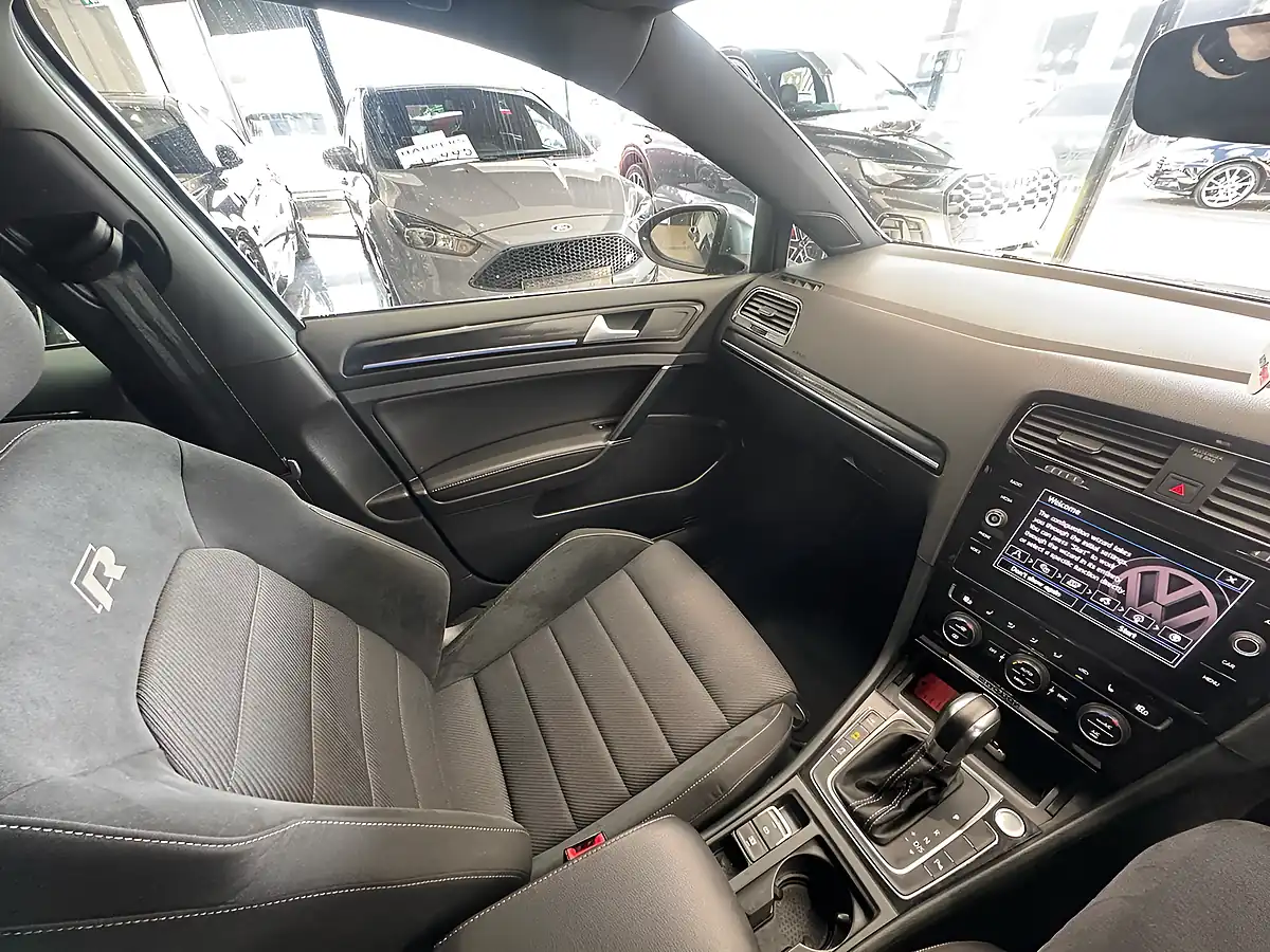 Used Volkswagen Golf R - Interior and Exterior details 10