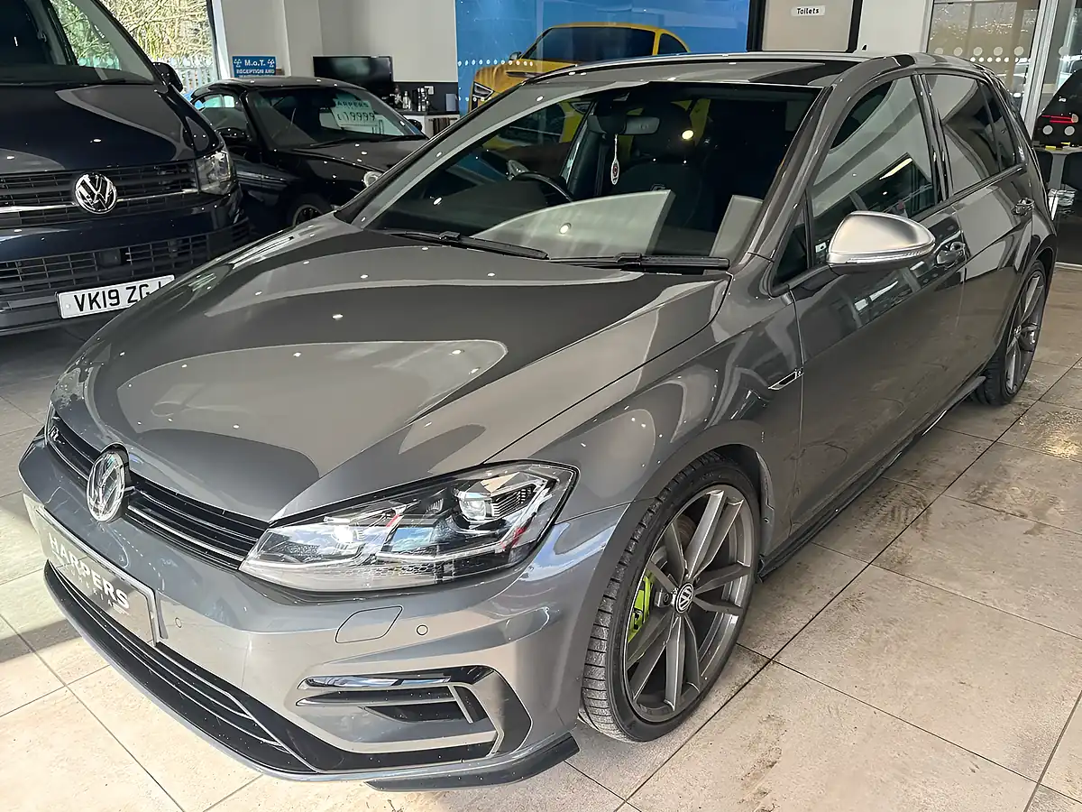 Used Volkswagen Golf R - Interior and Exterior details 17