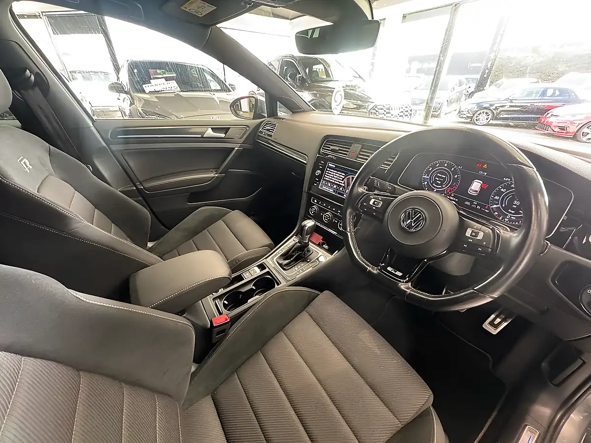 Used Volkswagen Golf R - Interior and Exterior details 9