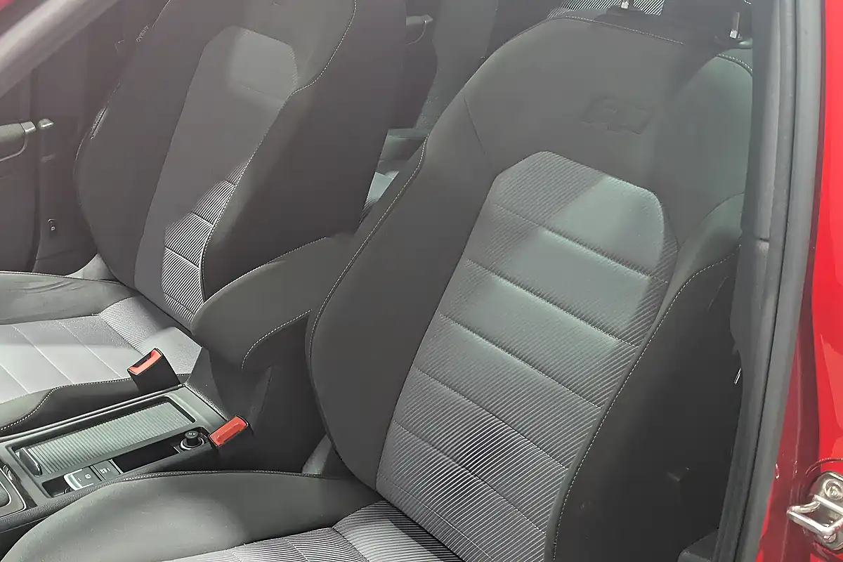 Used Volkswagen Golf R-Line Edition - Interior and Exterior details 7