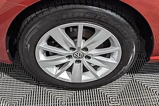 Used Volkswagen Polo Se - Interior and Exterior details 10