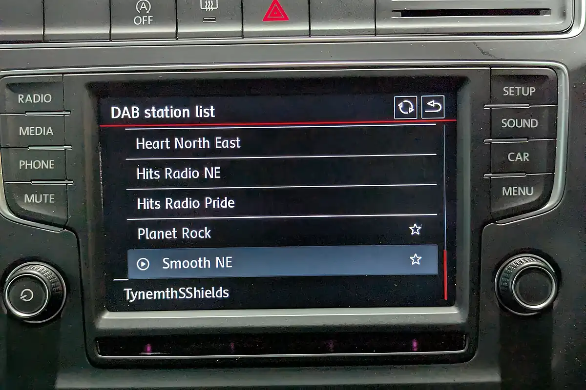 Used Volkswagen Polo Se - Interior and Exterior details 19