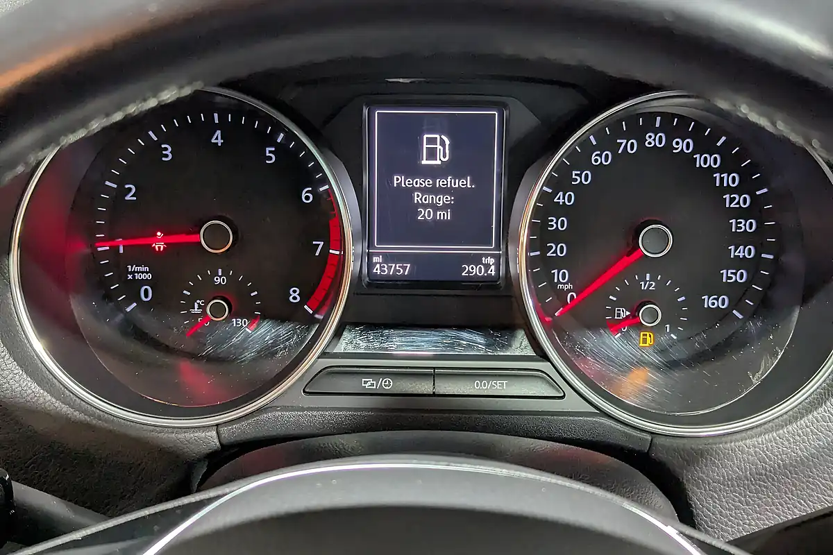 Used Volkswagen Polo Se - Interior and Exterior details 3