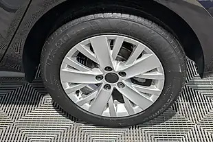 Used Volkswagen Polo Se - Interior and Exterior details 11