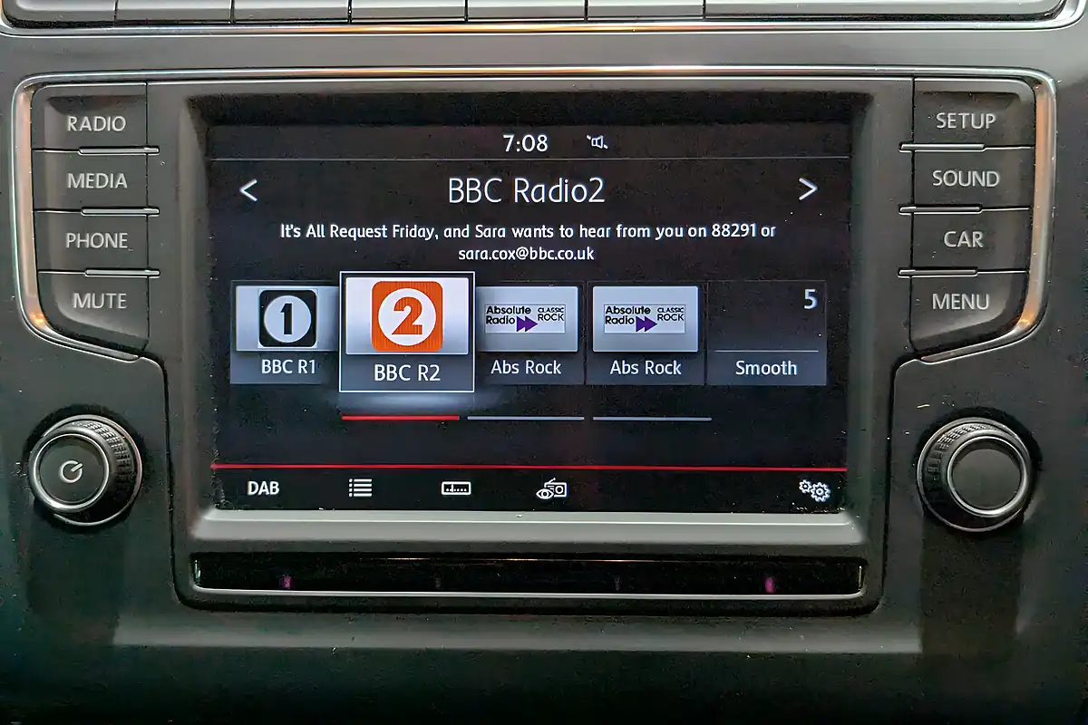 Used Volkswagen Polo Se - Interior and Exterior details 19