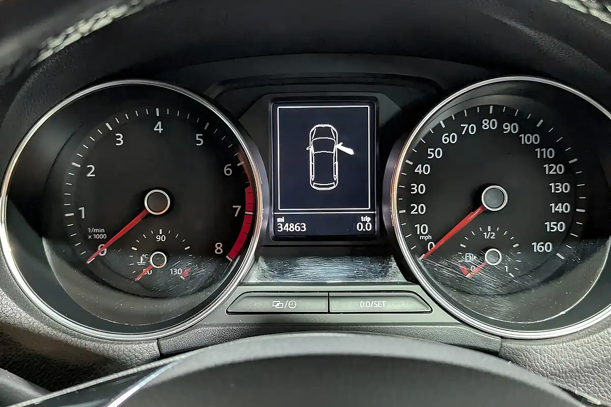 Used Volkswagen Polo Se - Interior and Exterior details 3