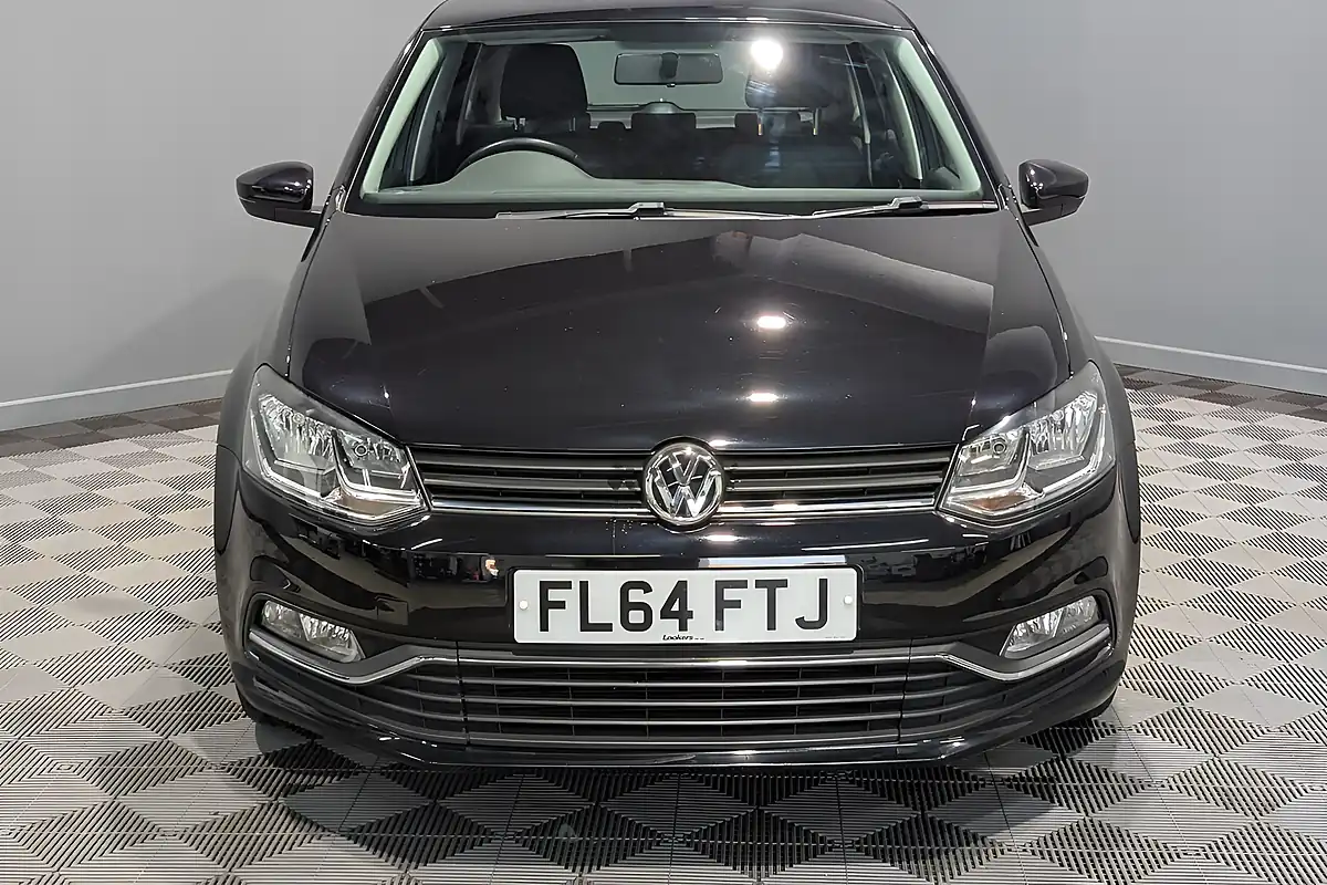 Used Volkswagen Polo Se - Interior and Exterior details 5