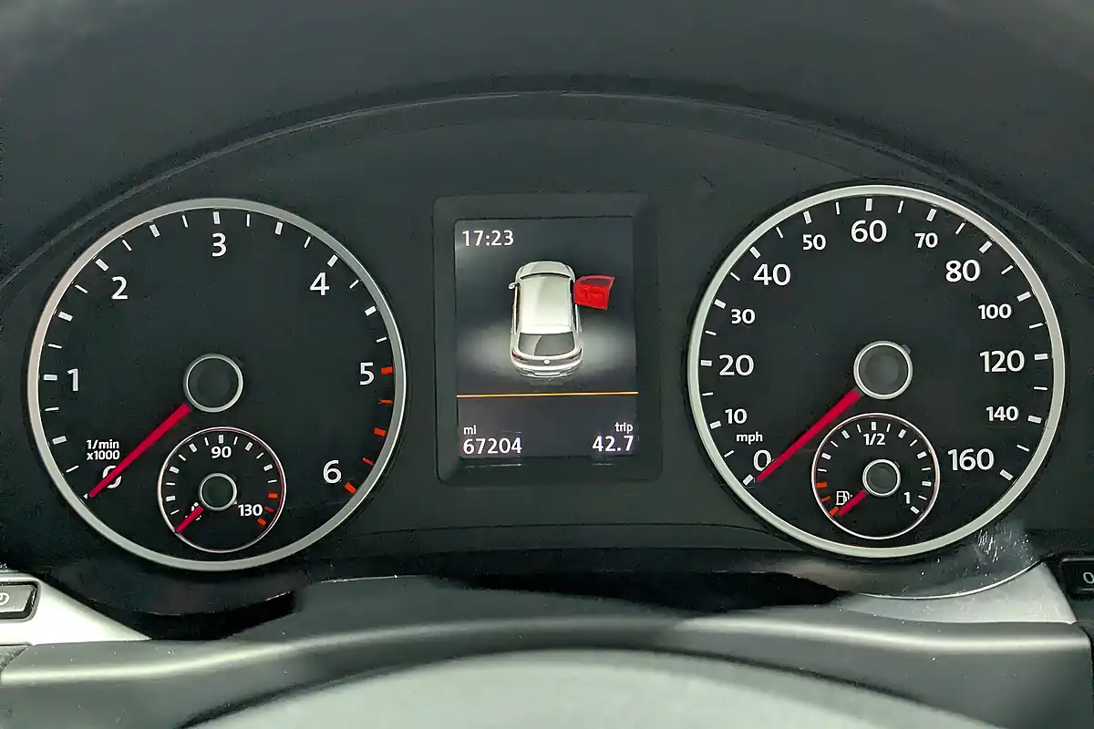 Used Volkswagen Tiguan Match - Interior and Exterior details 10