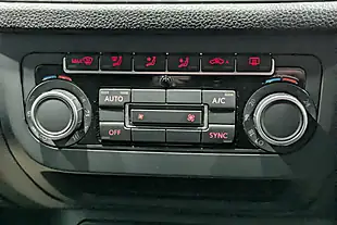 Used Volkswagen Tiguan Match - Interior and Exterior details 13