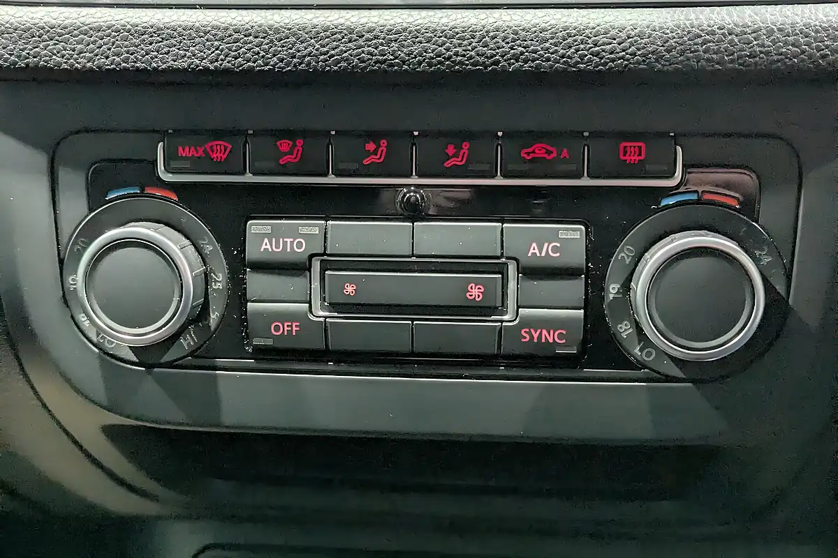 Used Volkswagen Tiguan Match - Interior and Exterior details 13