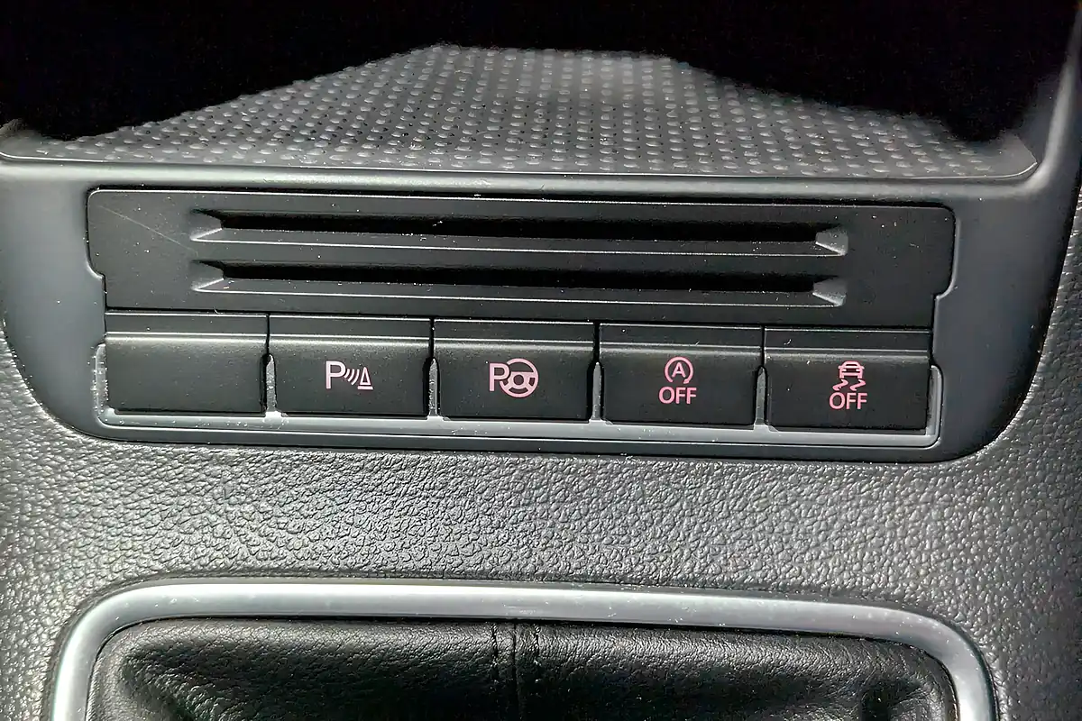 Used Volkswagen Tiguan Match - Interior and Exterior details 14