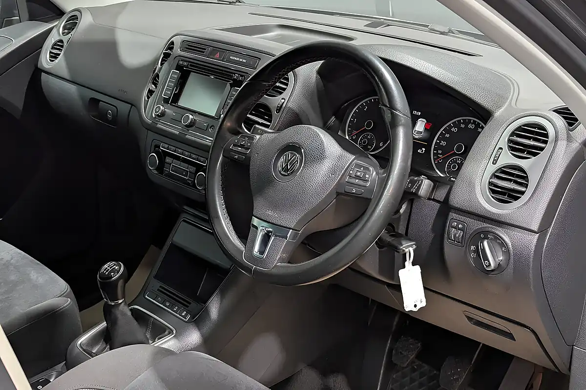 Used Volkswagen Tiguan Match - Interior and Exterior details 2
