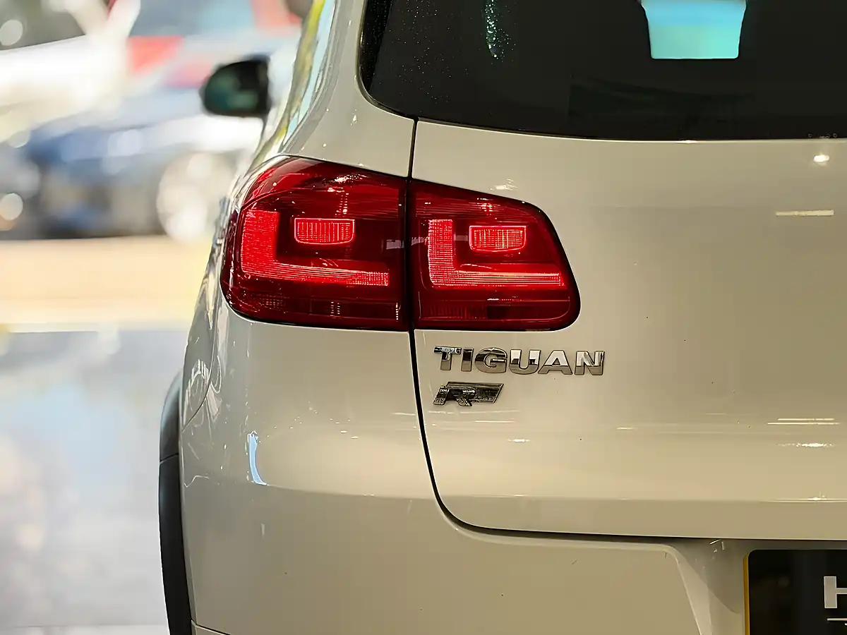 Used Volkswagen Tiguan R Line - Interior and Exterior details 7