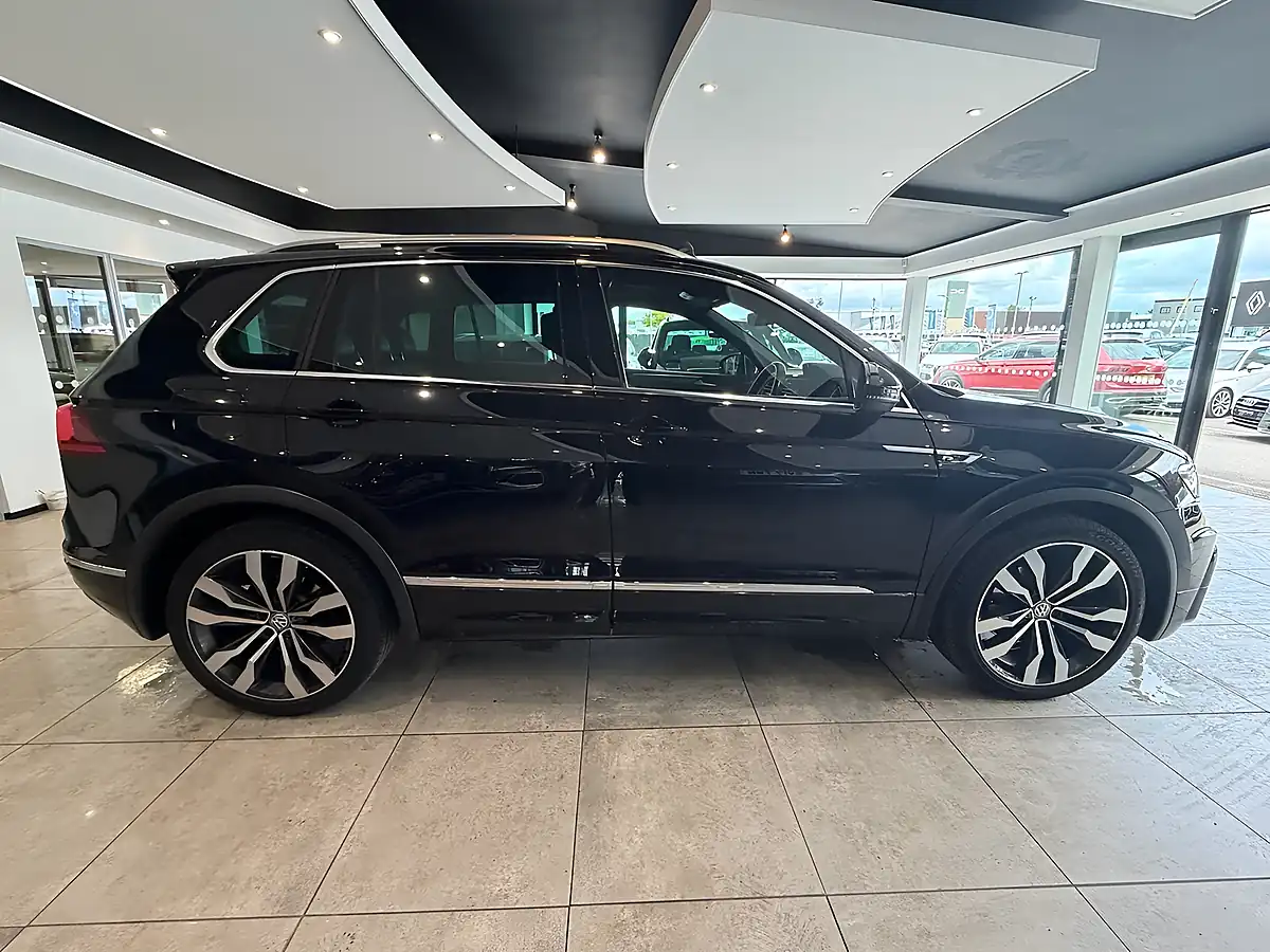Used Volkswagen Tiguan R-Line - Interior and Exterior details 10