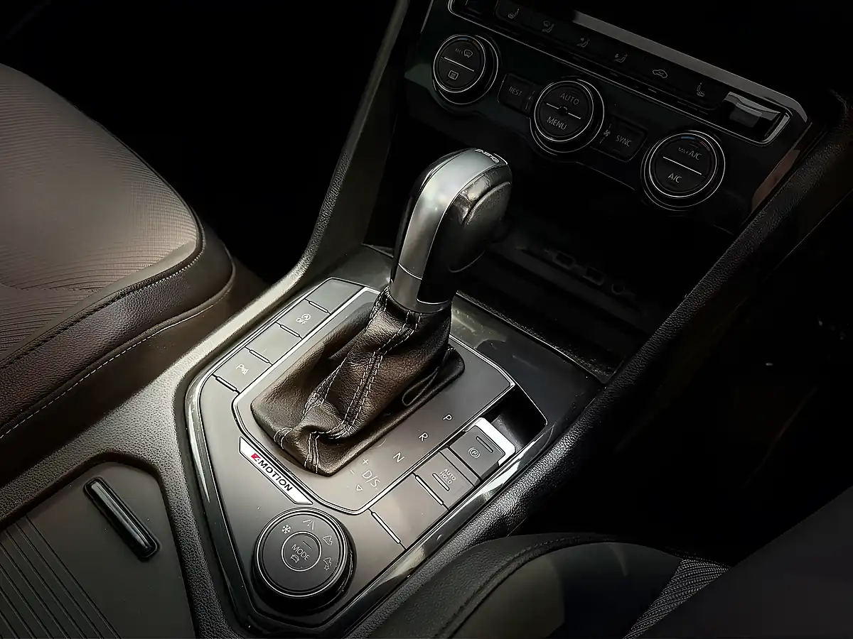 Used Volkswagen Tiguan R-Line - Interior and Exterior details 16