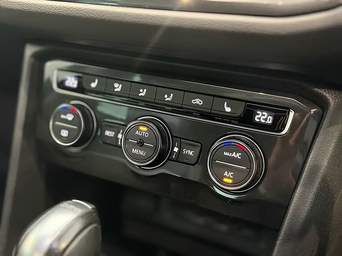 Used Volkswagen Tiguan R-Line - Interior and Exterior details 17