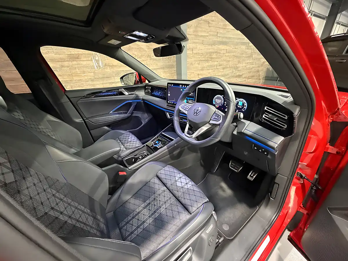 Used Volkswagen Tiguan R-Line Persimmon Red - Interior and Exterior details 7