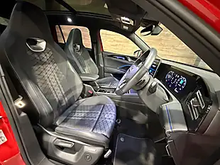 Used Volkswagen Tiguan R-Line Persimmon Red - Interior and Exterior details 8