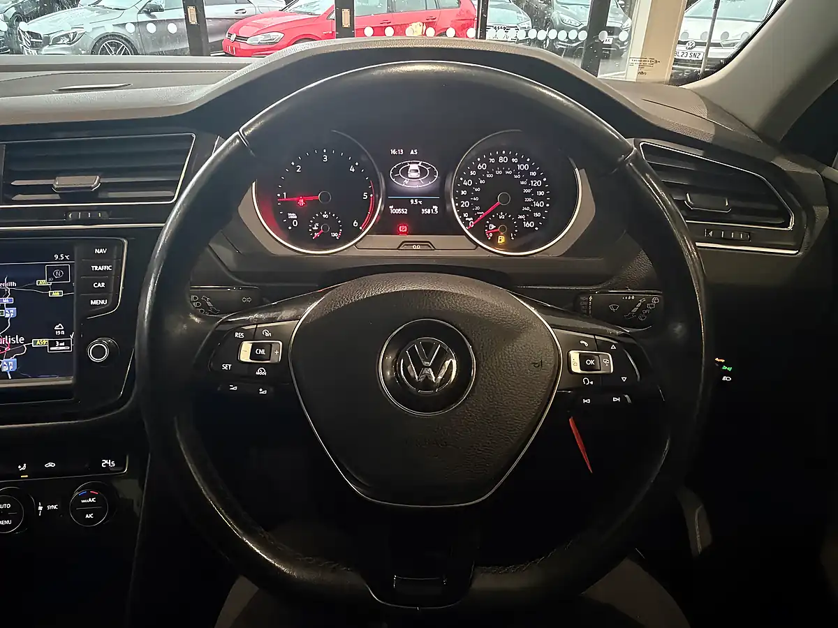 Used Volkswagen Tiguan Se Navigation - Interior and Exterior details 16