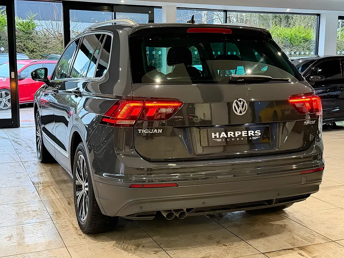 Used Volkswagen Tiguan Se Navigation - Interior and Exterior details 5