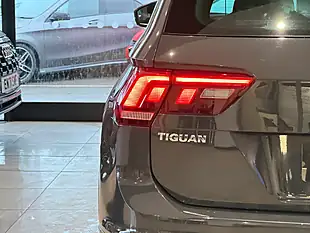 Used Volkswagen Tiguan Se Navigation - Interior and Exterior details 7