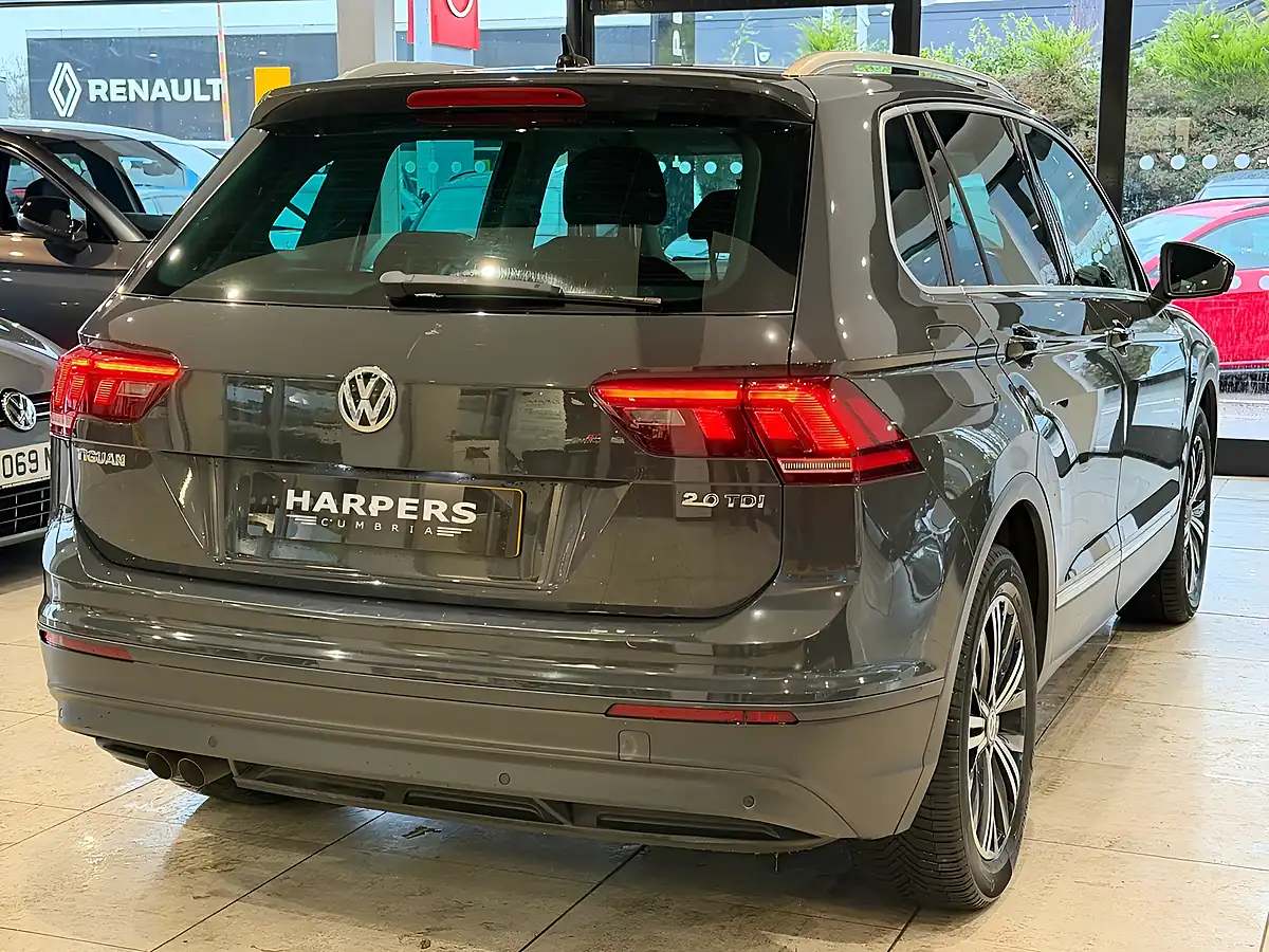 Used Volkswagen Tiguan Se Navigation - Interior and Exterior details 8