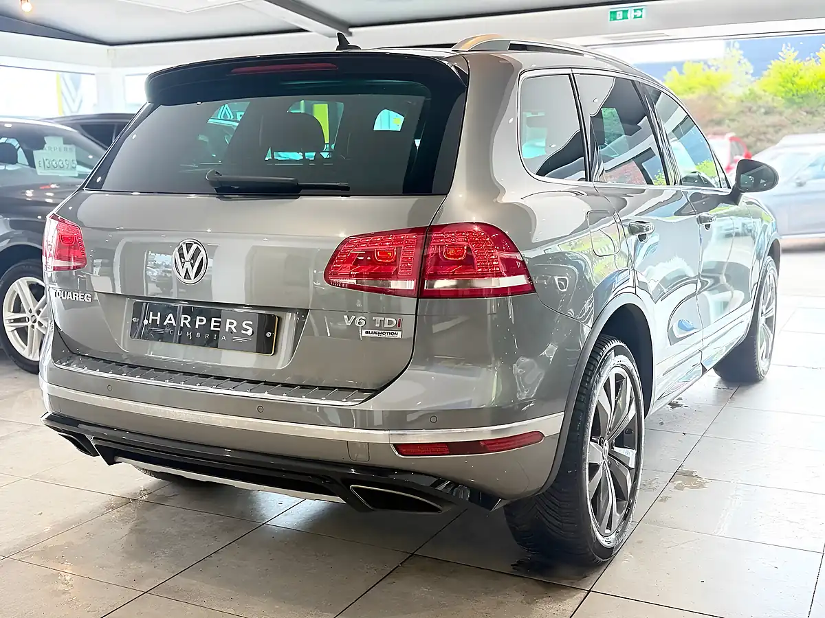 Used Volkswagen Touareg R-Line - Interior and Exterior details 10