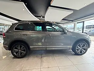 Used Volkswagen Touareg R-Line - Interior and Exterior details 11