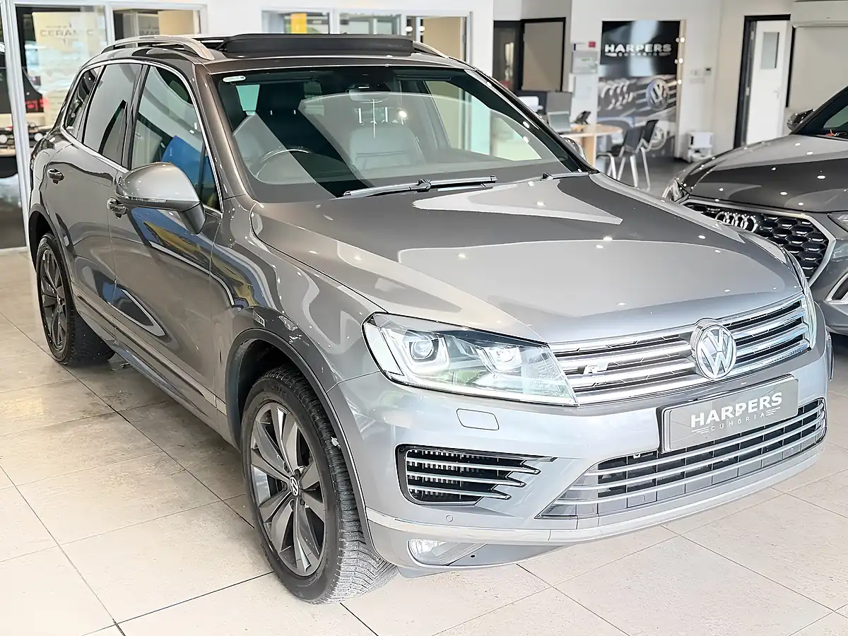 Used Volkswagen Touareg R-Line - Interior and Exterior details 13