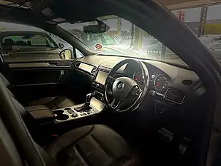Used Volkswagen Touareg R-Line - Interior and Exterior details 15