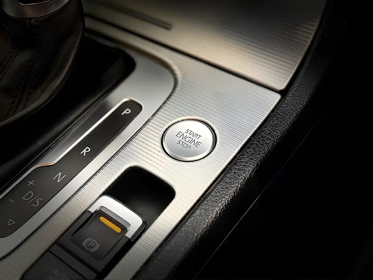 Used Volkswagen Touareg R-Line - Interior and Exterior details 18