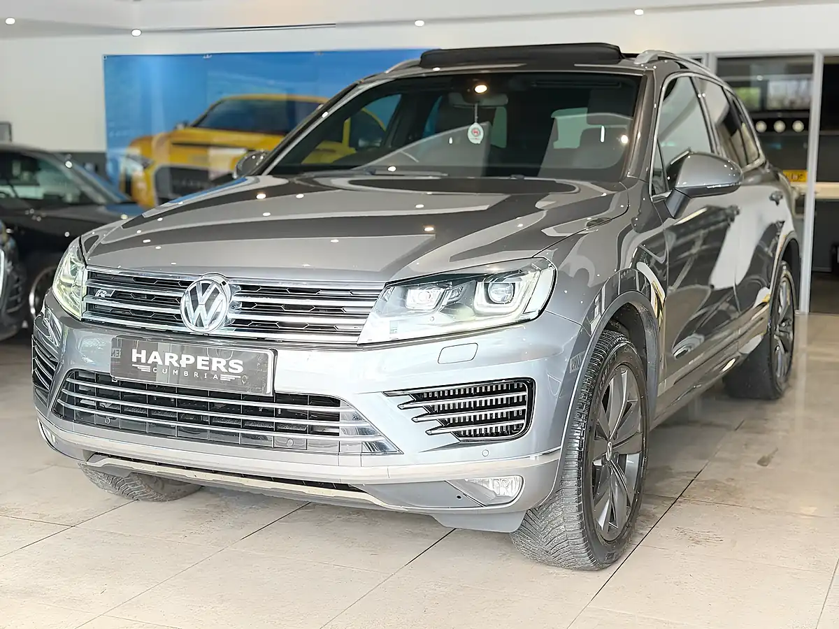 Used Volkswagen Touareg R-Line - Interior and Exterior details 3