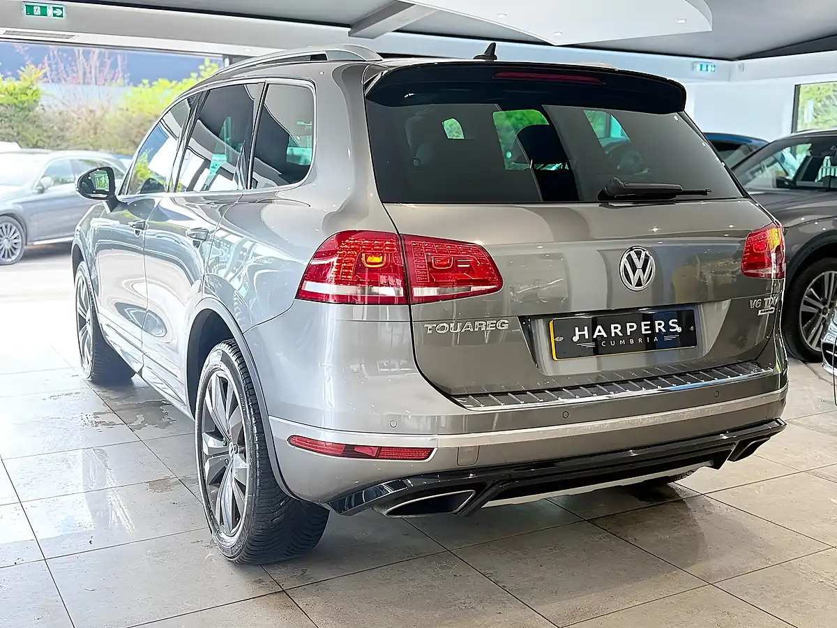 Used Volkswagen Touareg R-Line - Interior and Exterior details 6