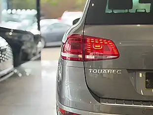 Used Volkswagen Touareg R-Line - Interior and Exterior details 8