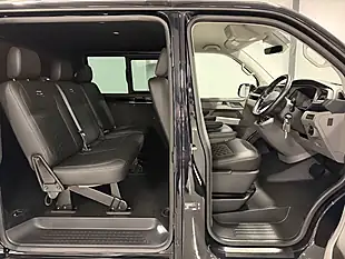 Used Volkswagen Transporter Highline Deep Black Metallic - Interior and Exterior details 12