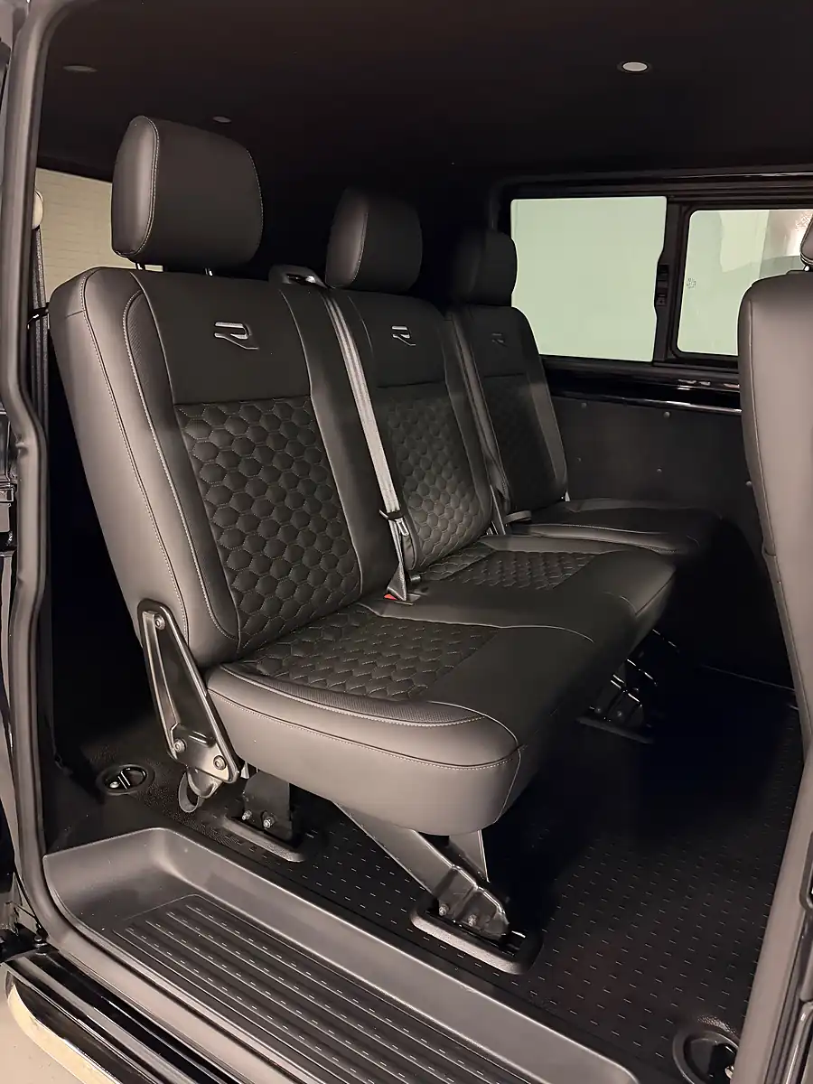 Used Volkswagen Transporter Highline Deep Black Metallic - Interior and Exterior details 13