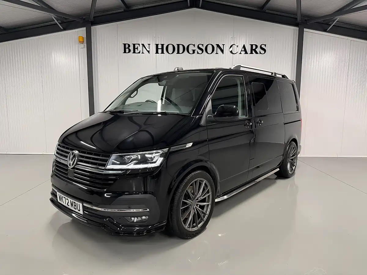 Used Volkswagen Transporter Highline Deep Black Metallic - Interior and Exterior details 9