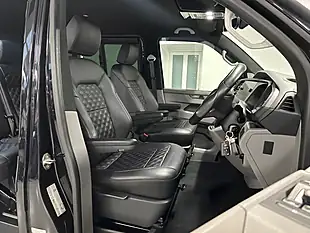 Used Volkswagen Transporter Highline Deep Black Metallic - Interior and Exterior details 12