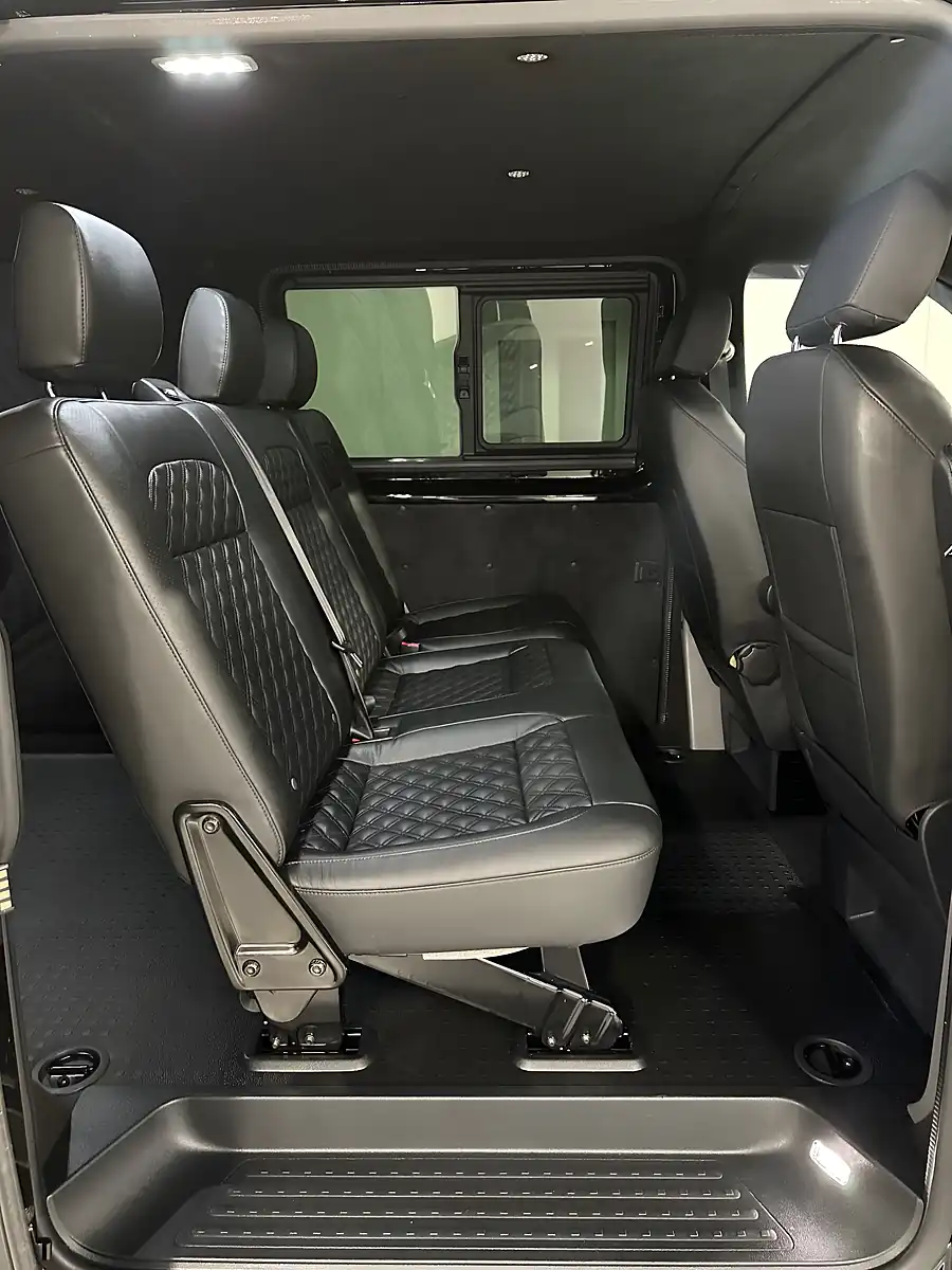 Used Volkswagen Transporter Highline Deep Black Metallic - Interior and Exterior details 13