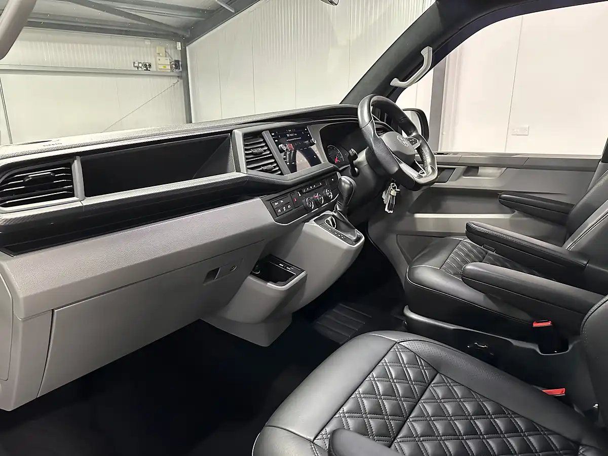 Used Volkswagen Transporter Highline Deep Black Metallic - Interior and Exterior details 14