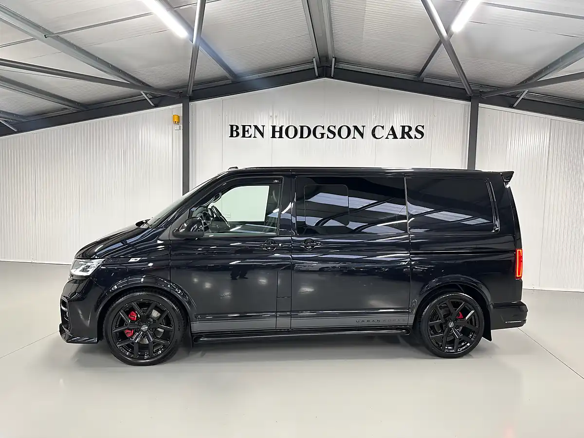 Used Volkswagen Transporter Highline Deep Black Metallic - Interior and Exterior details 3