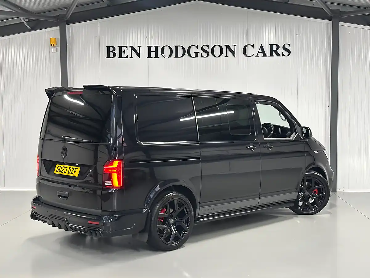 Used Volkswagen Transporter Highline Deep Black Metallic - Interior and Exterior details 7