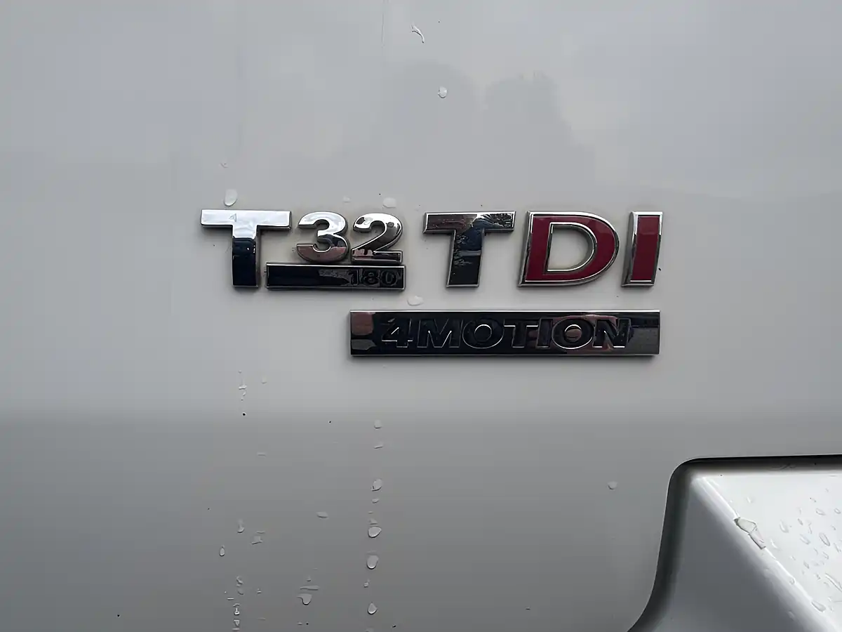 Used Vw Transporter Highline White - Interior and Exterior details 10