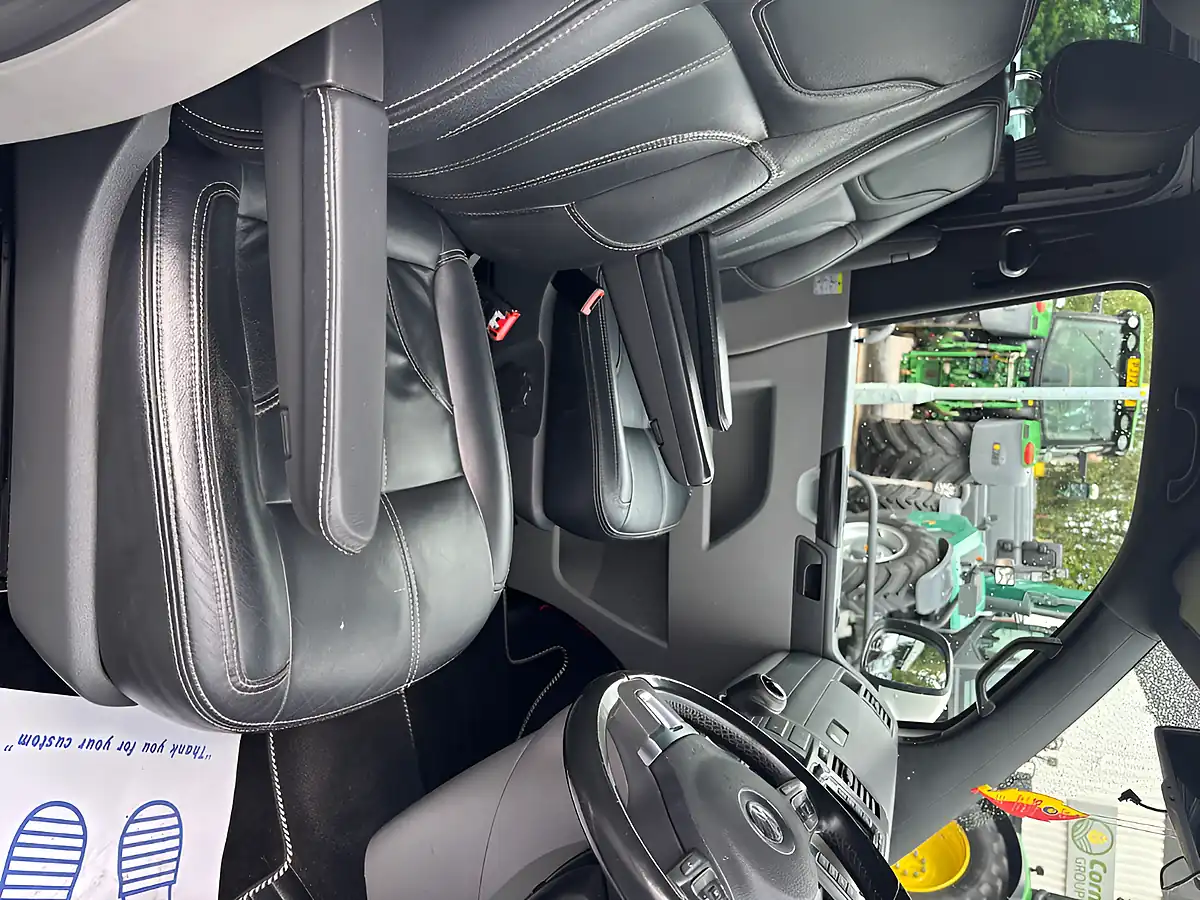 Used Vw Transporter Highline White - Interior and Exterior details 13