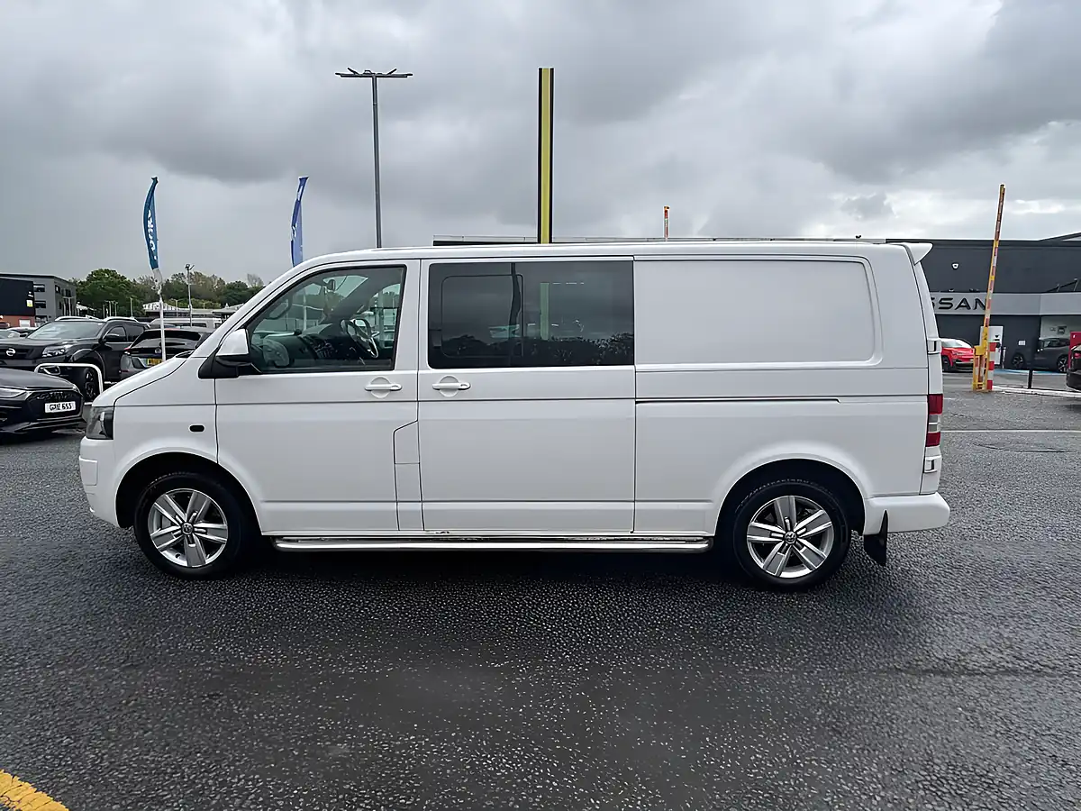 Used Vw Transporter Highline White - Interior and Exterior details 4