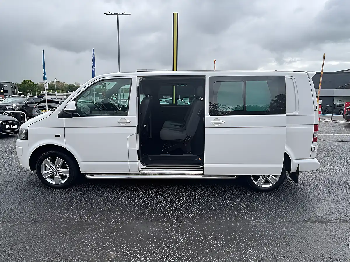 Used Vw Transporter Highline White - Interior and Exterior details 8