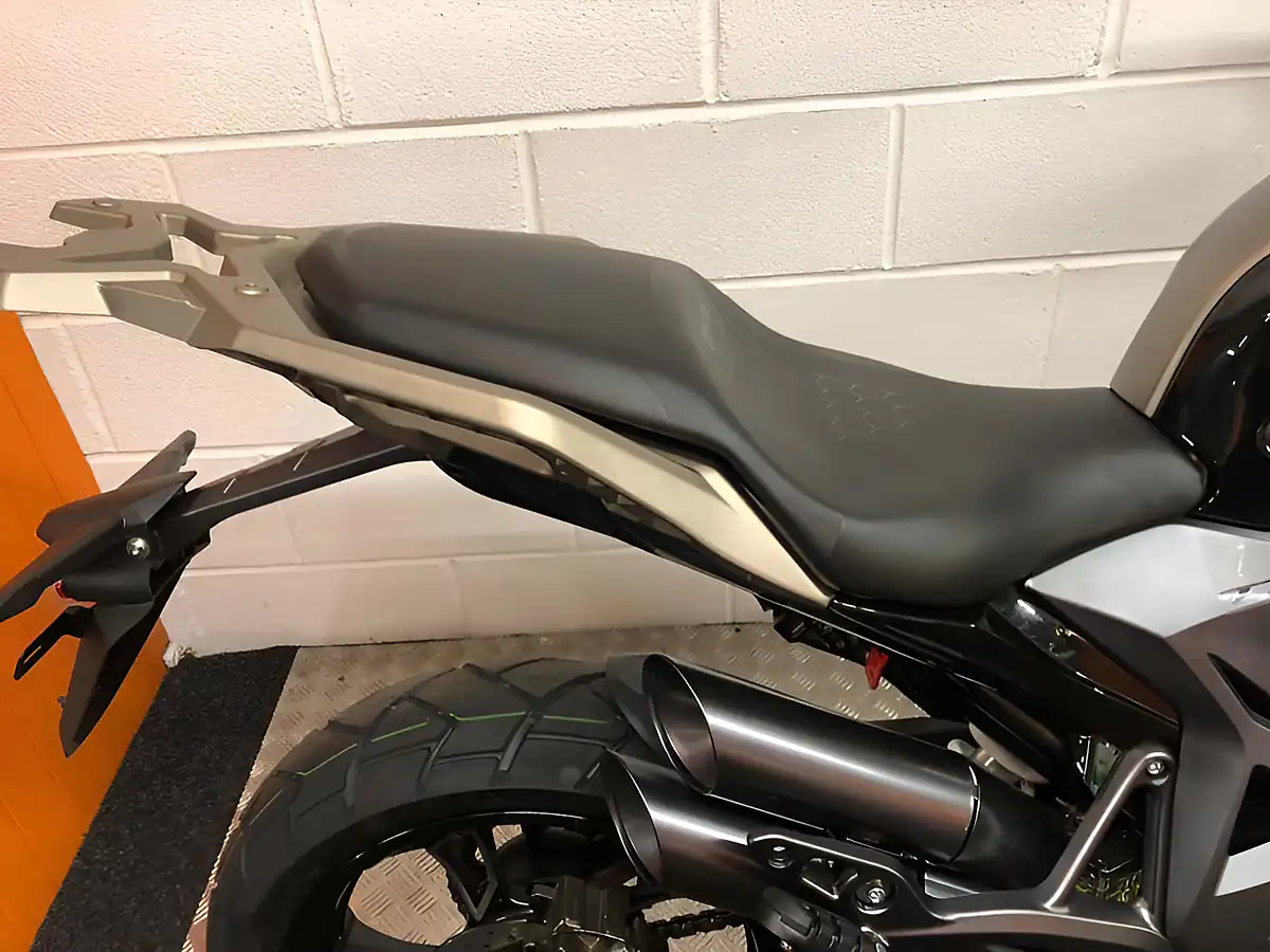 Used Zontes ZT310 T2 Metallic Black - Interior and Exterior details 7